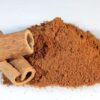 Ceylon Cinnamon, indicative image of the powder with the sticks raw from the bark of the tree